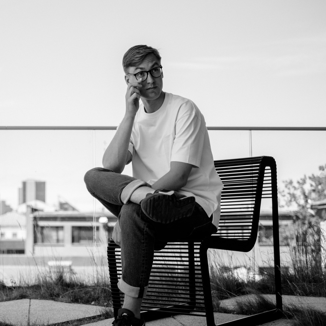 Sander Mölder — Bridging Classical Elegance and Electronic Innovation